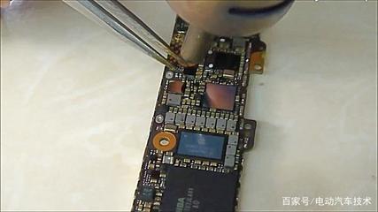 電子產(chǎn)品維修高手轉(zhuǎn)型電動汽車芯片級維修 無師自通的跨界可能